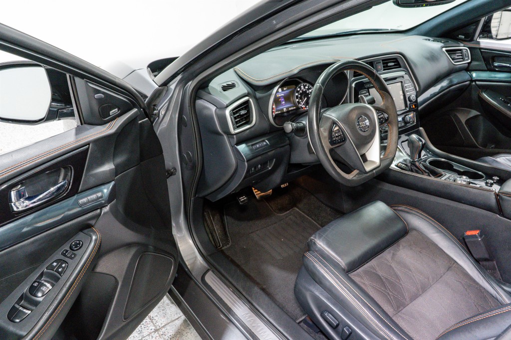 2019 Nissan Maxima Image 12