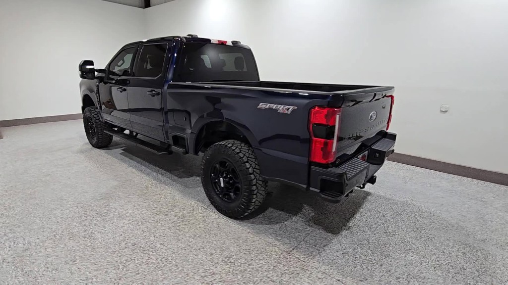 2023 Ford F-250 Image 2