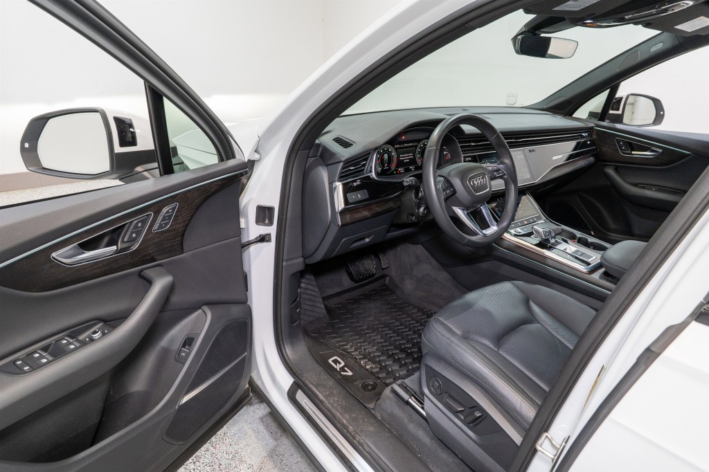 2022 Audi Q7 Image 12