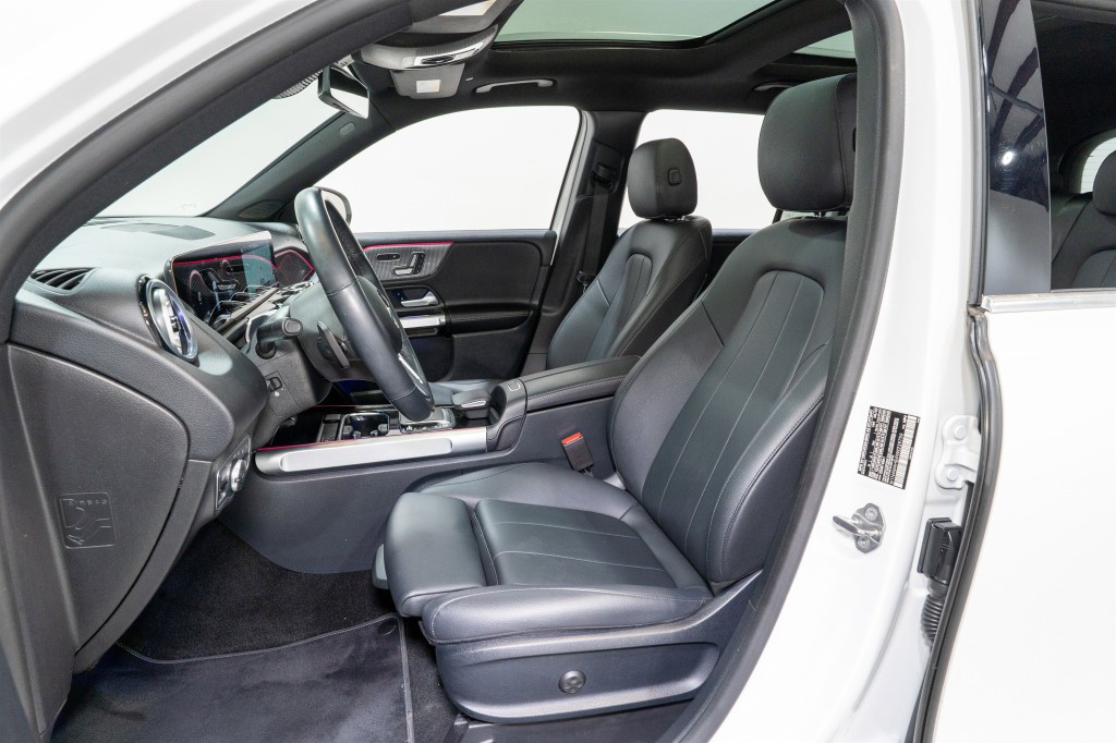 2022 Mercedes-Benz GLB Image 16