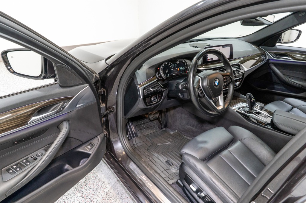 2019 BMW 5 Series Image 10