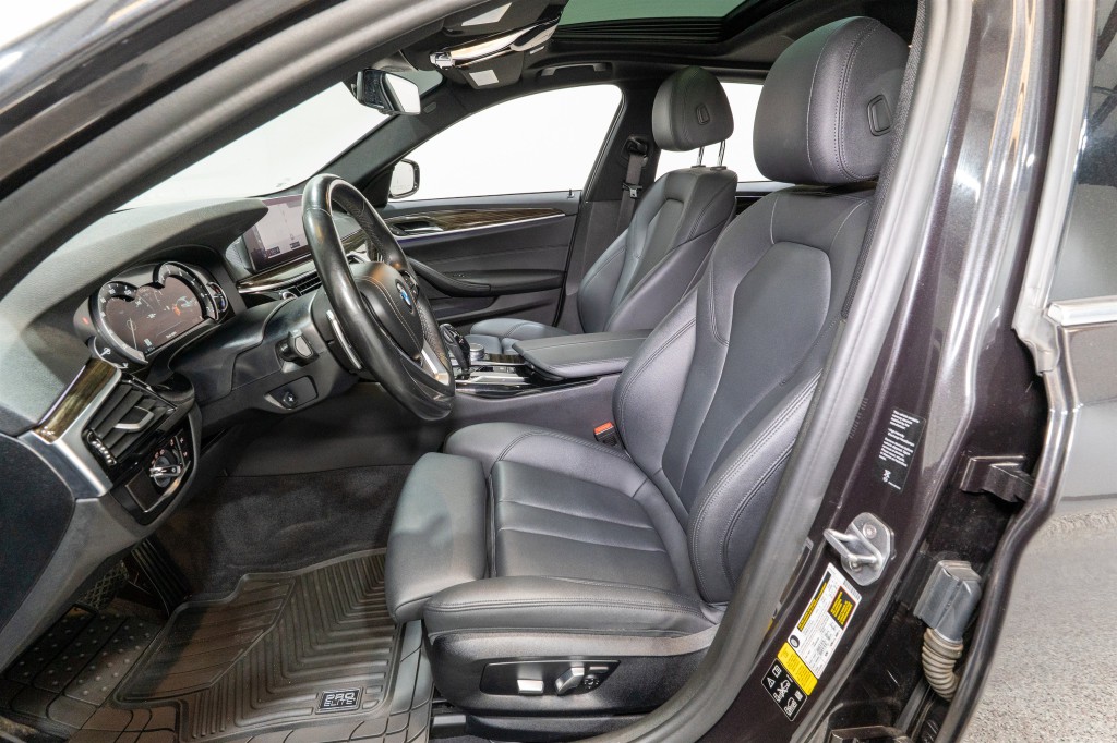 2019 BMW 5 Series Image 13