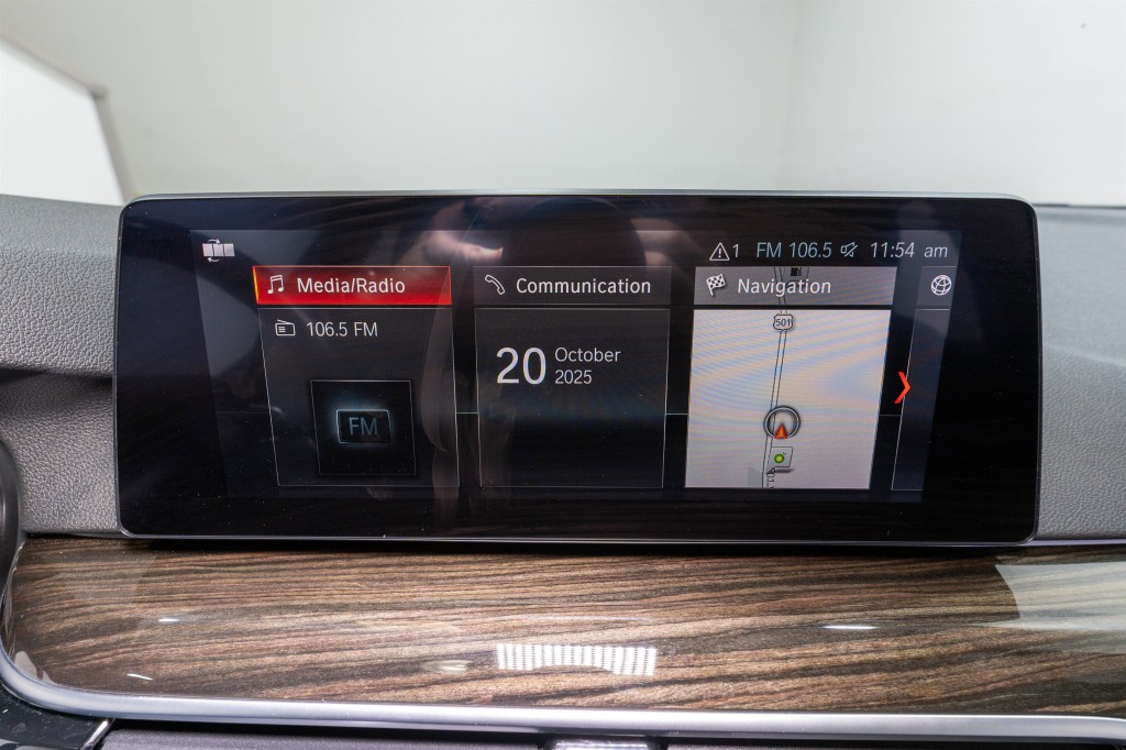 2019 BMW 5 Series Image 16