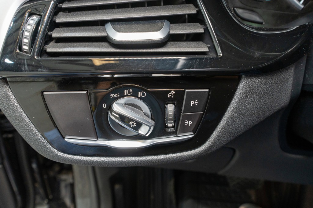 2019 BMW 5 Series Image 29