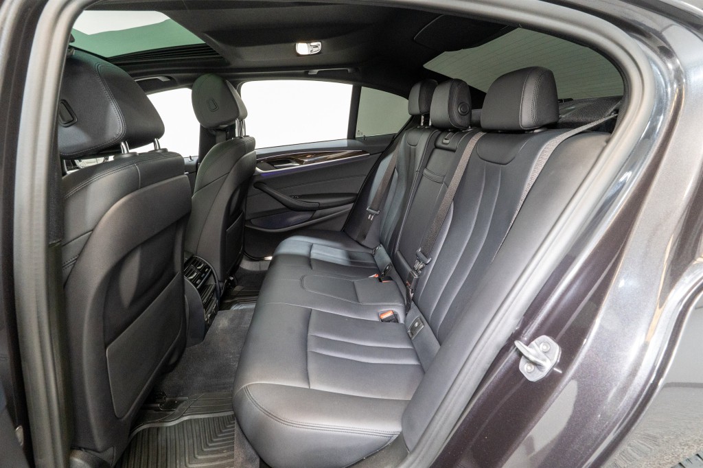 2019 BMW 5 Series Image 30