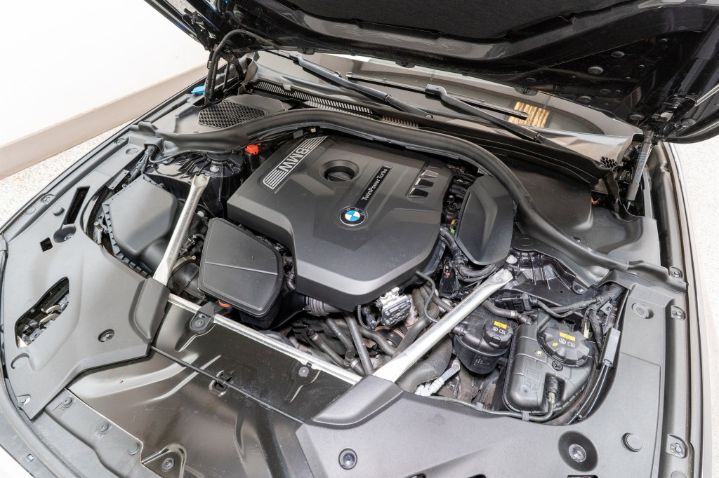 2019 BMW 5 Series Image 32