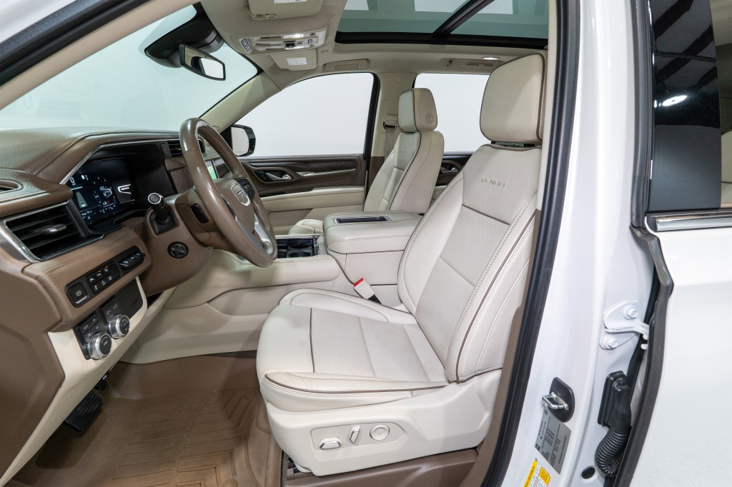 2023 GMC Yukon Image 16
