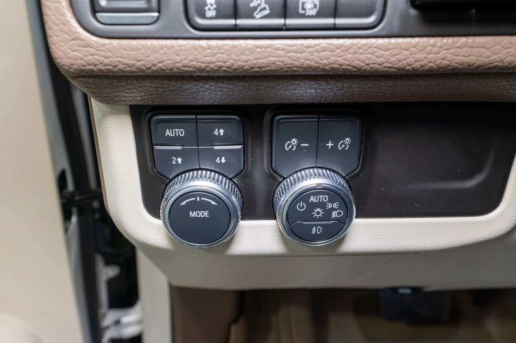 2023 GMC Yukon Image 32