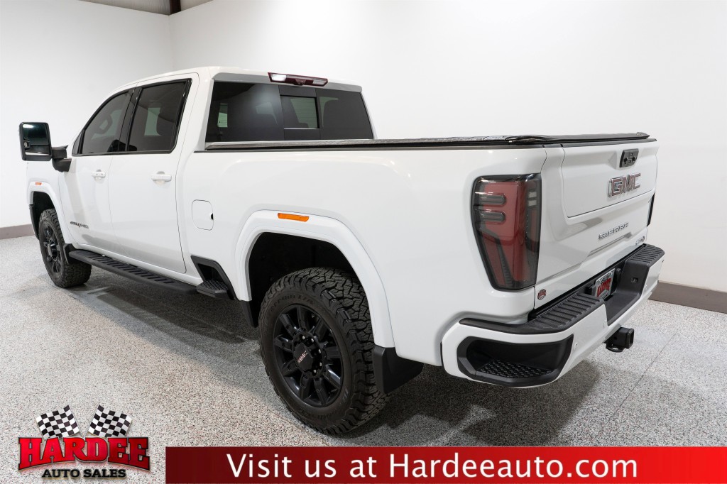 2024 GMC Sierra 2500 Image 3