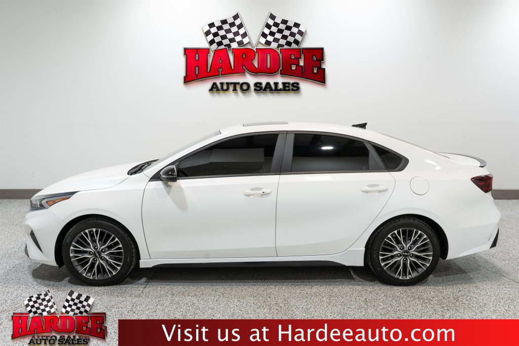 2023 Kia Forte Image 1