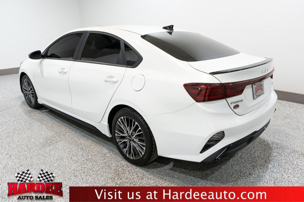 2023 Kia Forte Image 3