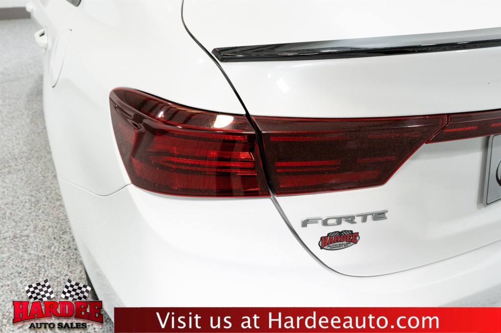 2023 Kia Forte Image 9