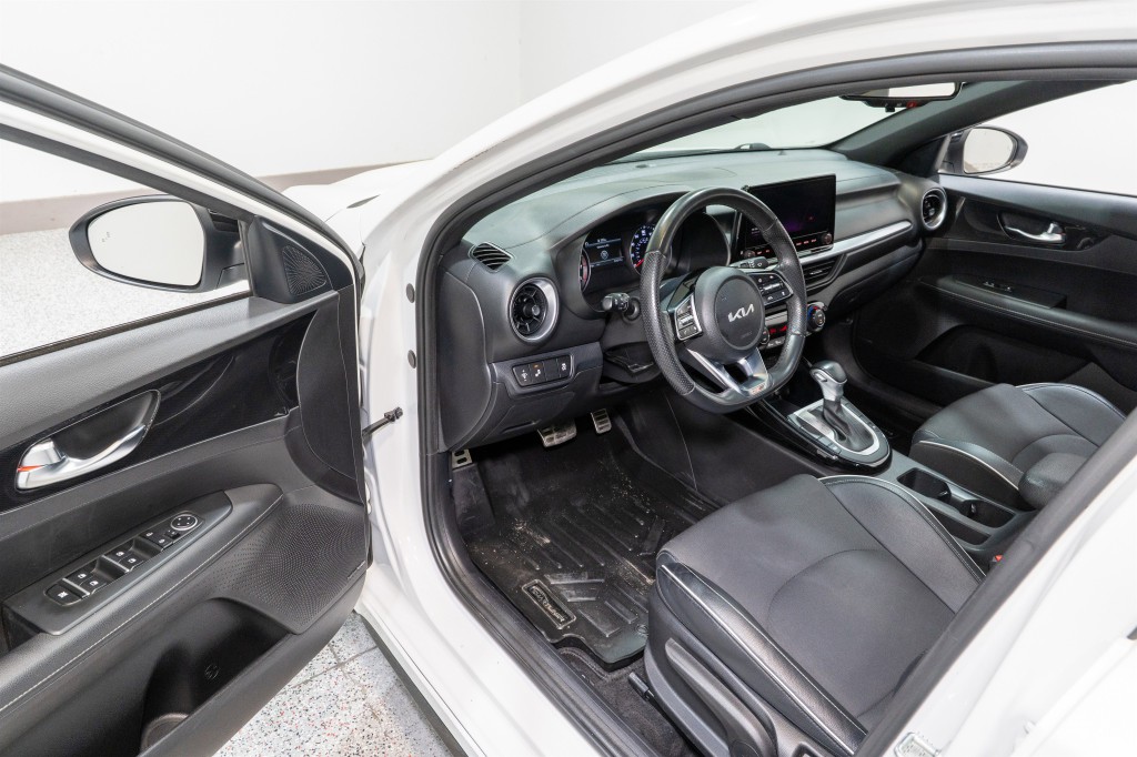 2023 Kia Forte Image 12