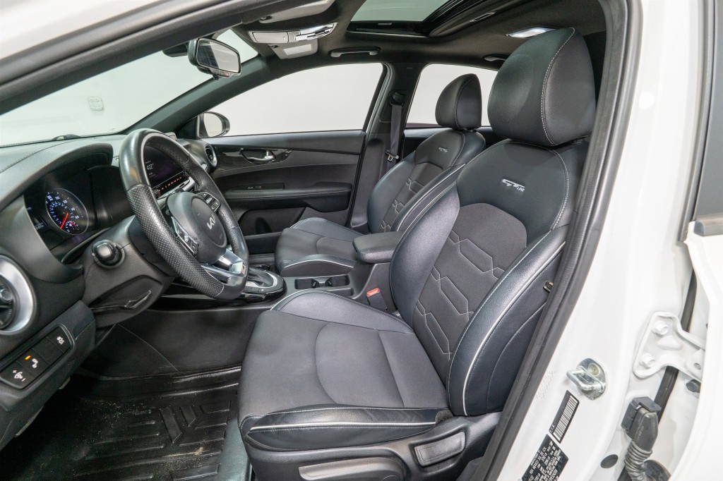 2023 Kia Forte Image 15