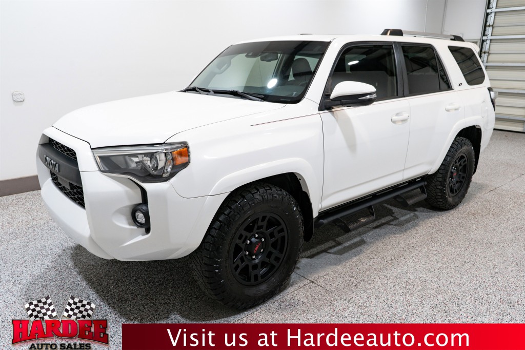 2022 Toyota 4Runner Image 2