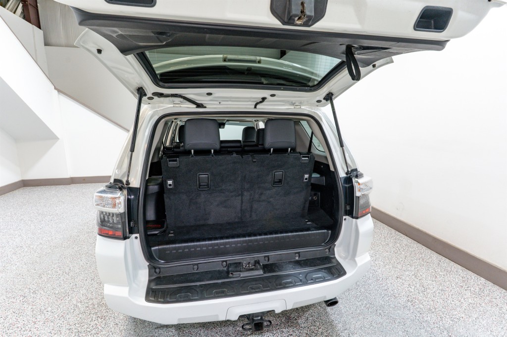 2022 Toyota 4Runner Image 34