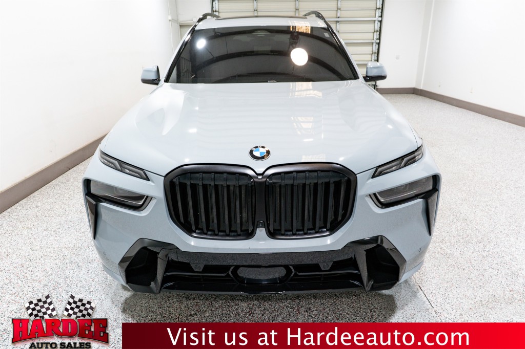 2024 BMW X7 Image 7