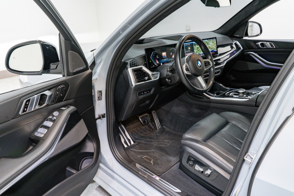 2024 BMW X7 Image 12