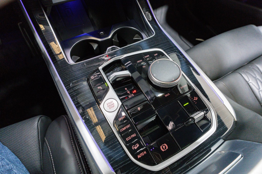 2024 BMW X7 Image 24