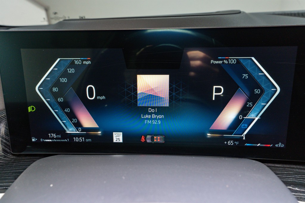 2024 BMW X7 Image 25