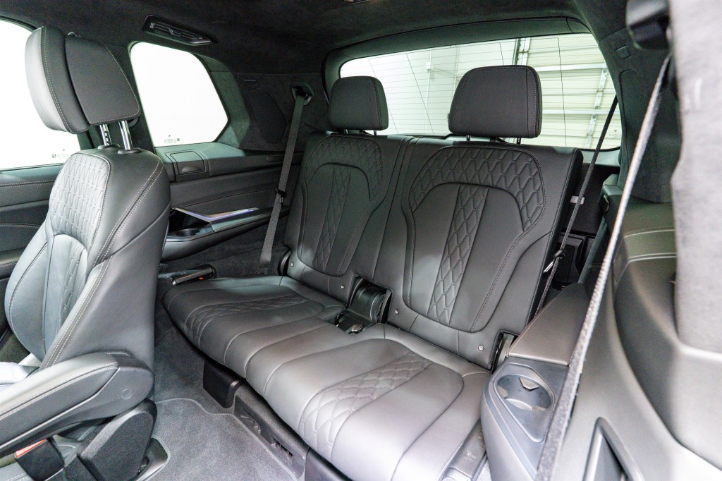 2024 BMW X7 Image 32