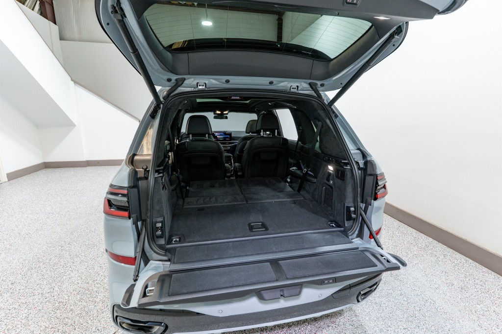 2024 BMW X7 Image 35