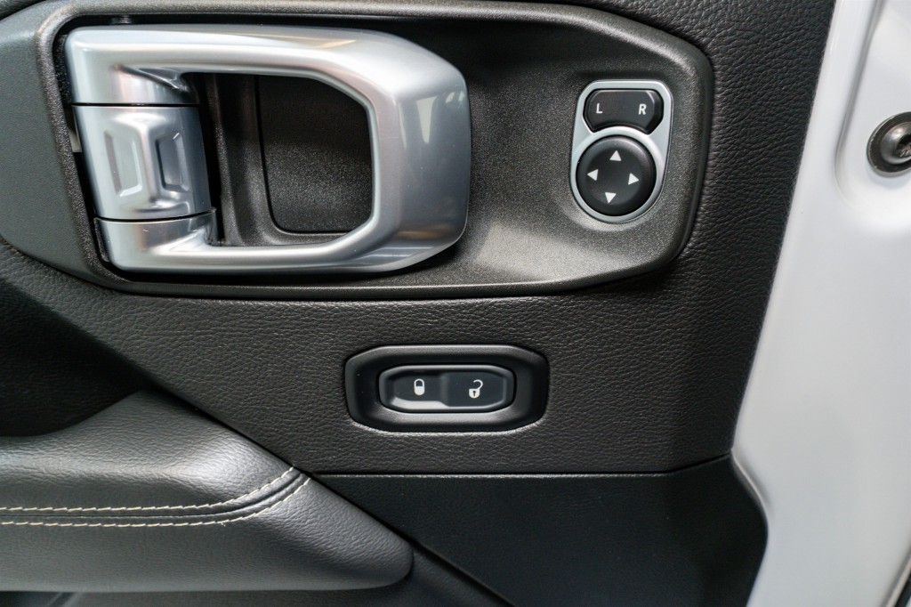 2020 Jeep Gladiator Image 15