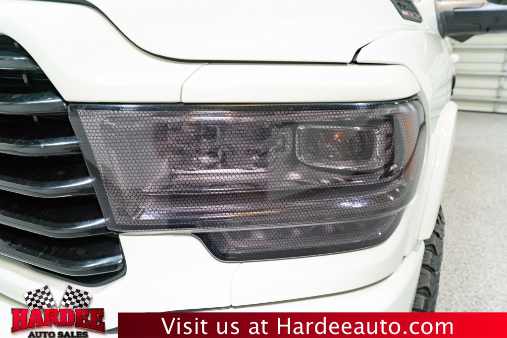 2023 RAM 3500 Image 8