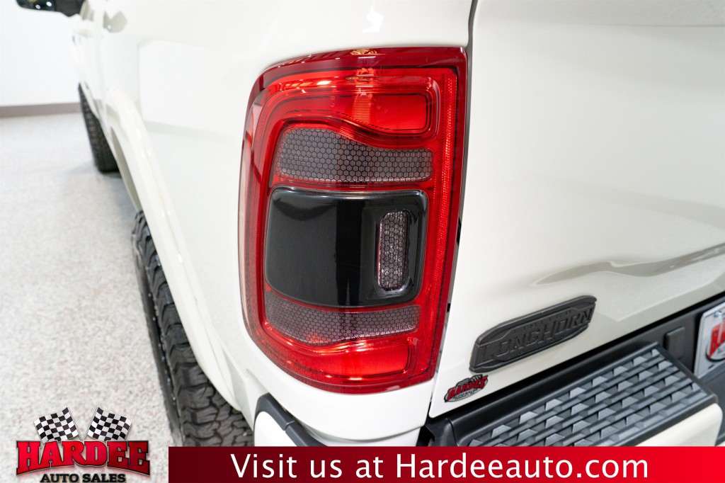 2023 RAM 3500 Image 9