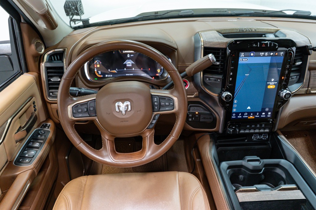 2023 RAM 3500 Image 14