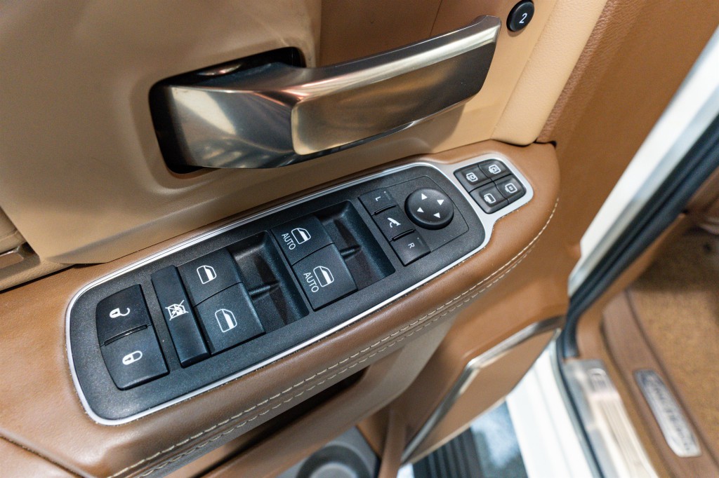 2023 RAM 3500 Image 18