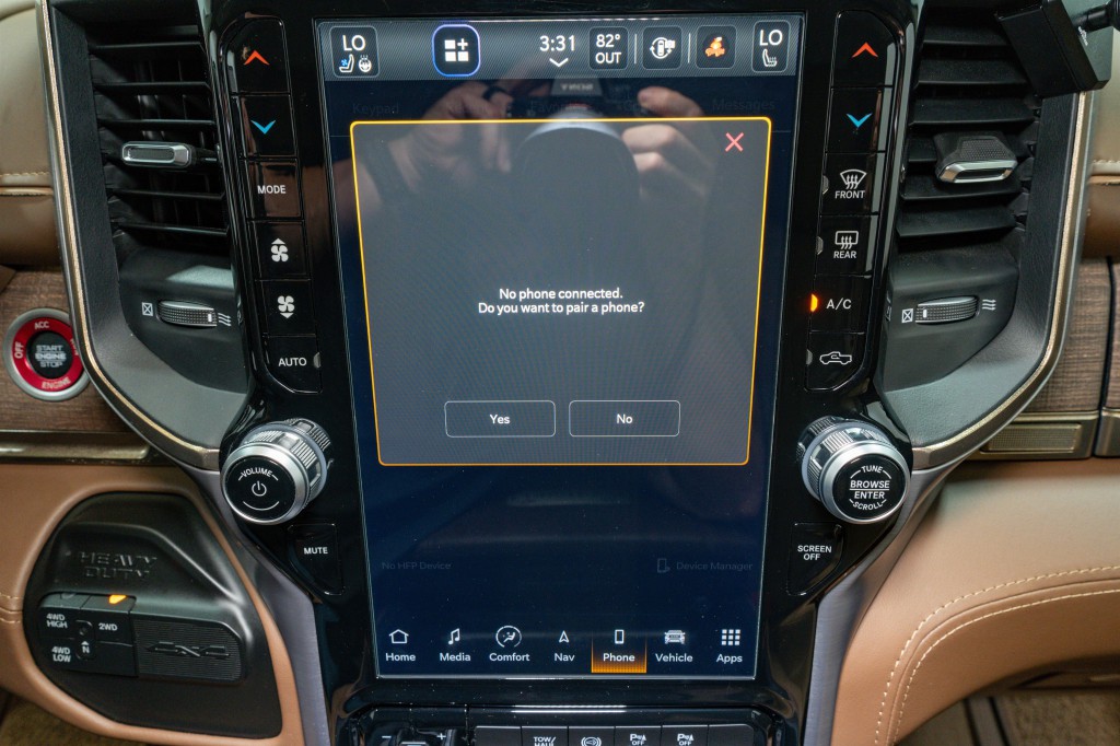 2023 RAM 3500 Image 24