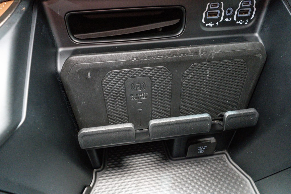 2023 RAM 3500 Image 26