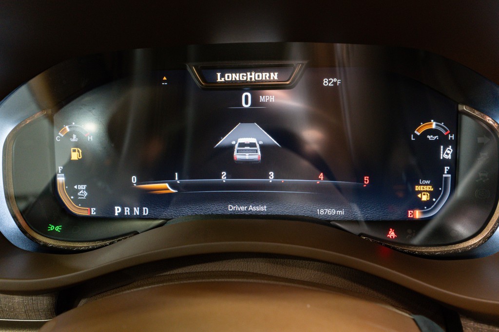 2023 RAM 3500 Image 28