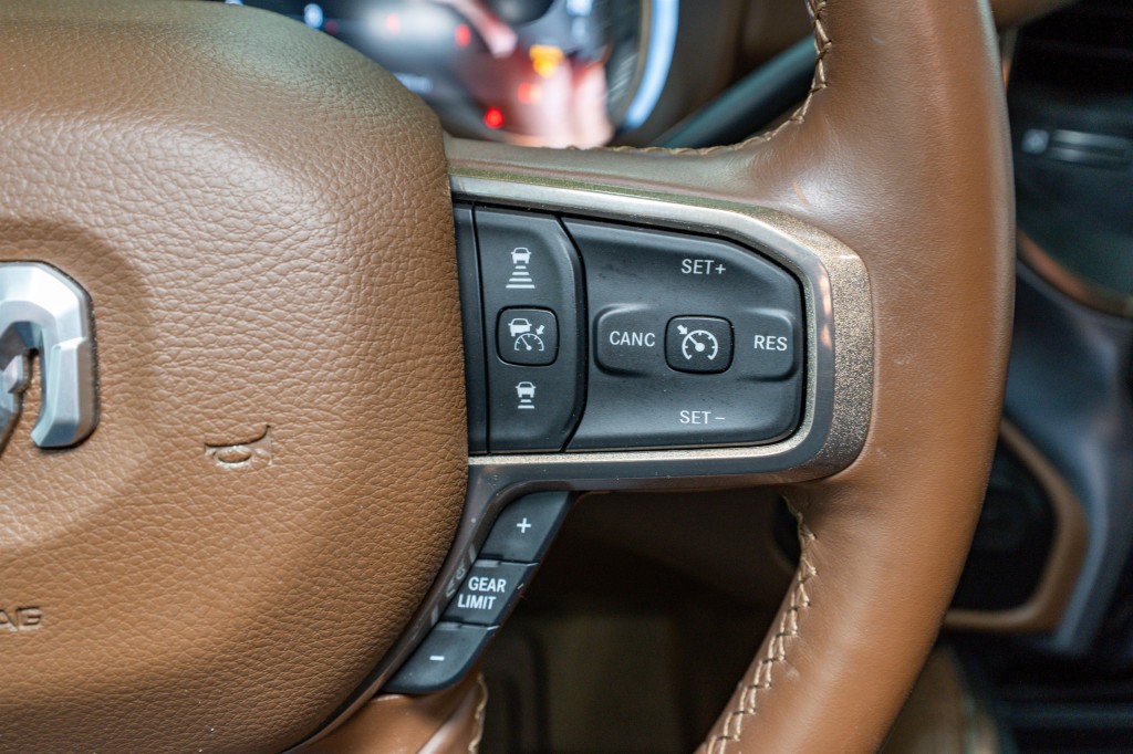 2023 RAM 3500 Image 29