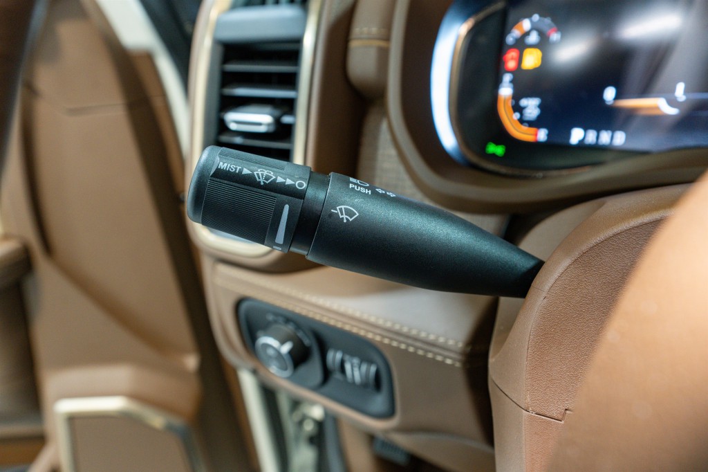 2023 RAM 3500 Image 32