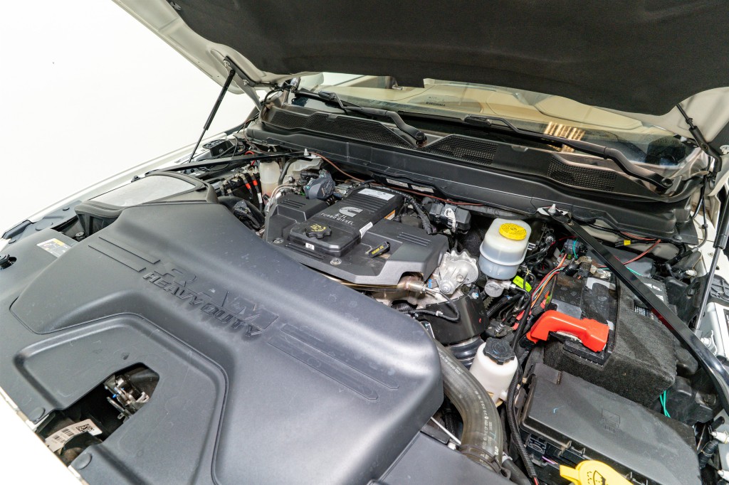 2023 RAM 3500 Image 36