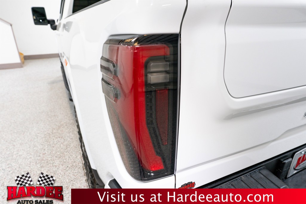 2024 GMC Sierra 2500 Image 9