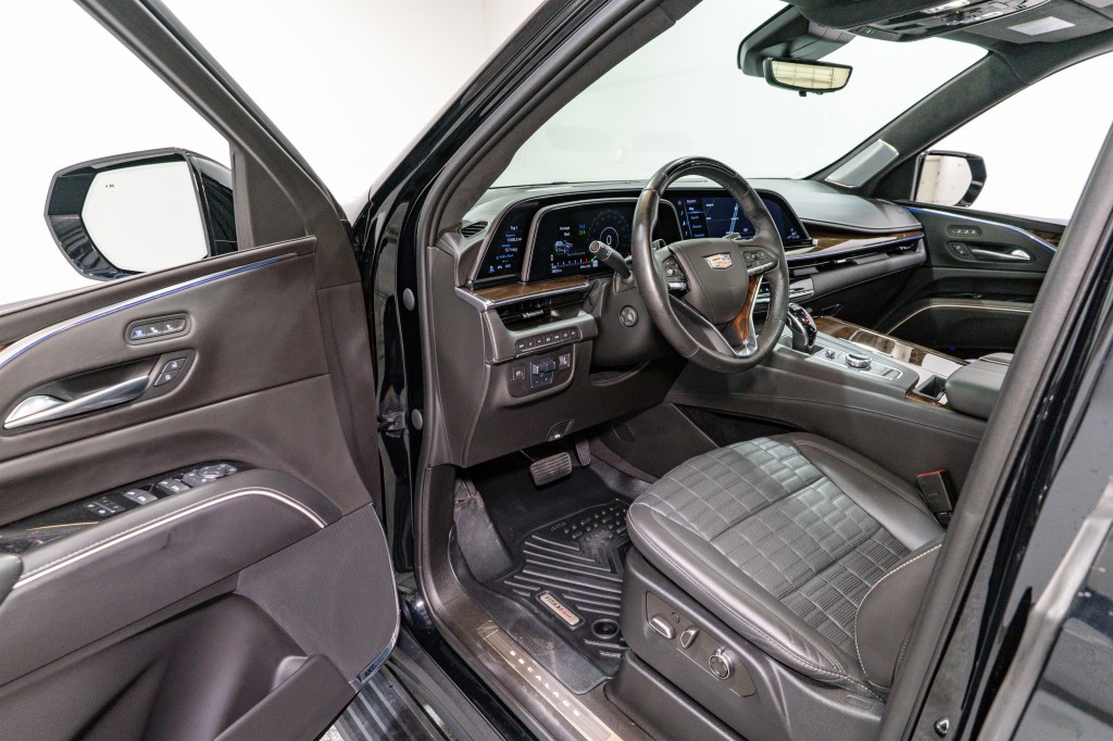 2023 Cadillac Escalade Image 13