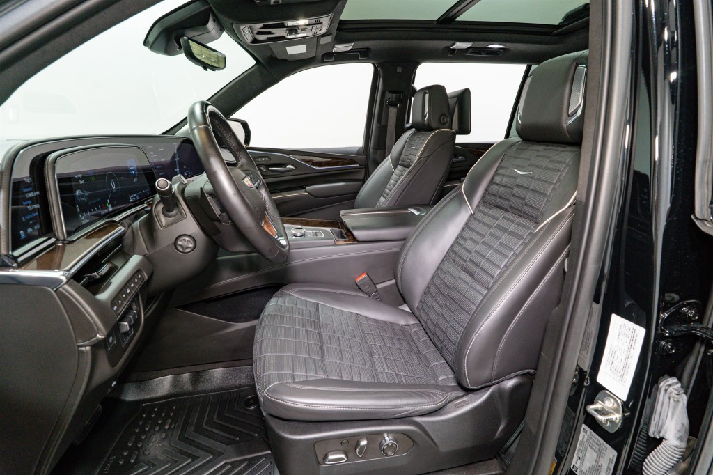 2023 Cadillac Escalade Image 17