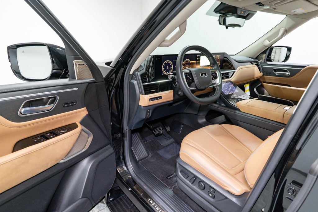 2025 INFINITI QX80 Image 12