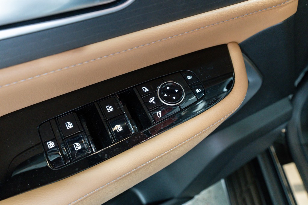 2025 INFINITI QX80 Image 16