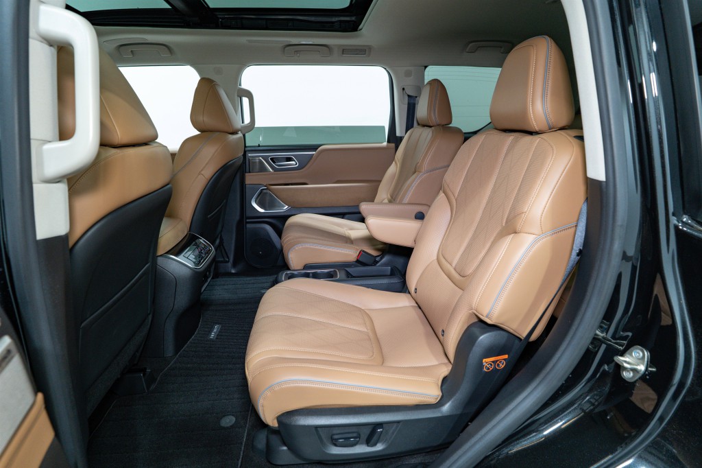 2025 INFINITI QX80 Image 35