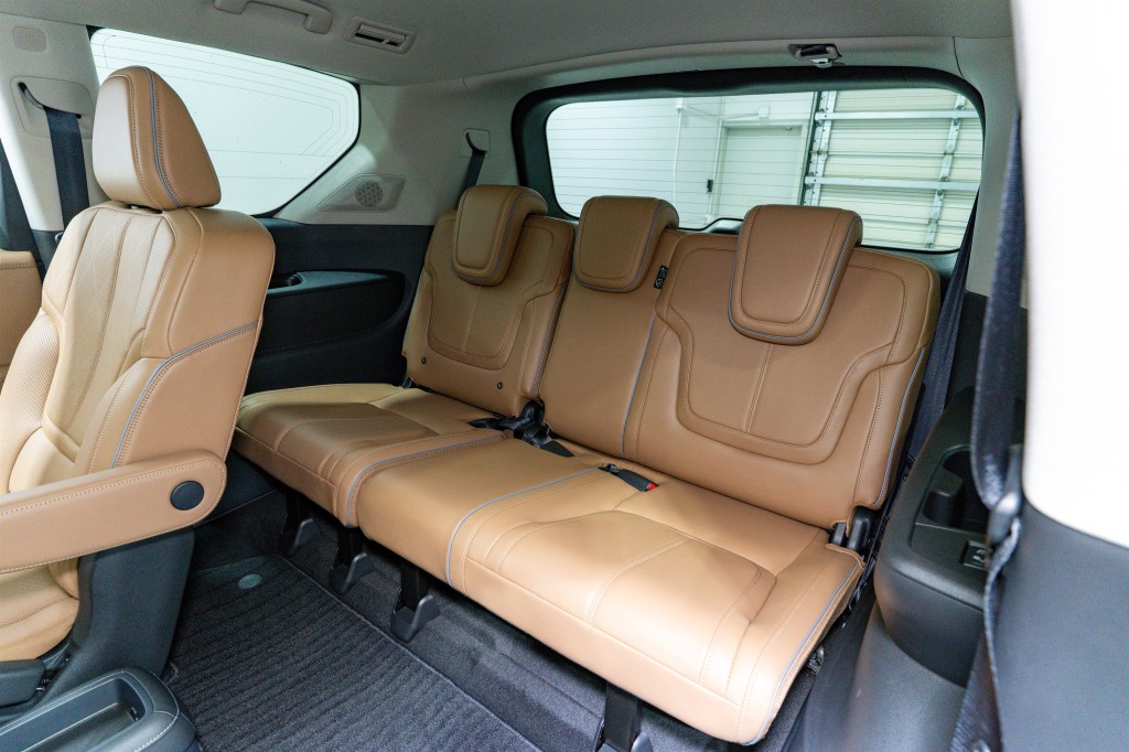 2025 INFINITI QX80 Image 36