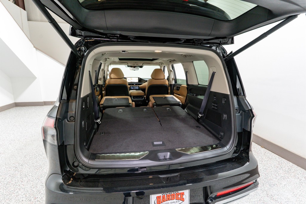 2025 INFINITI QX80 Image 39