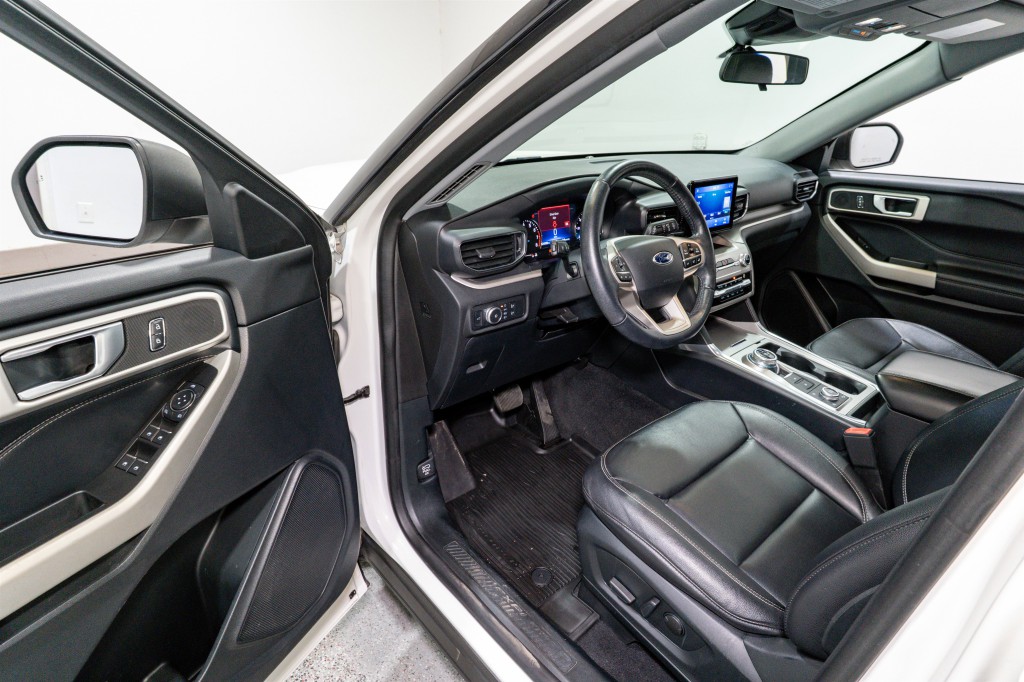 2020 Ford Explorer Image 12