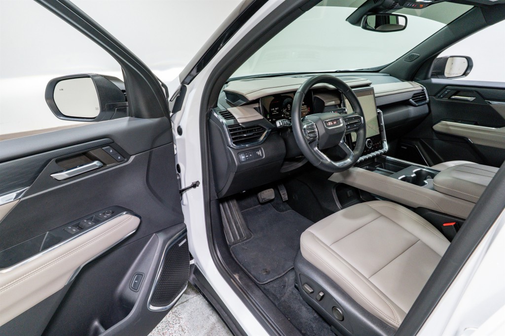 2024 GMC Acadia Image 12