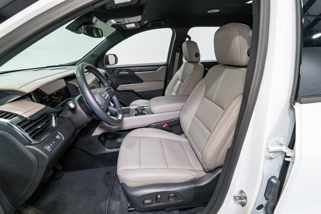 2024 GMC Acadia Image 16