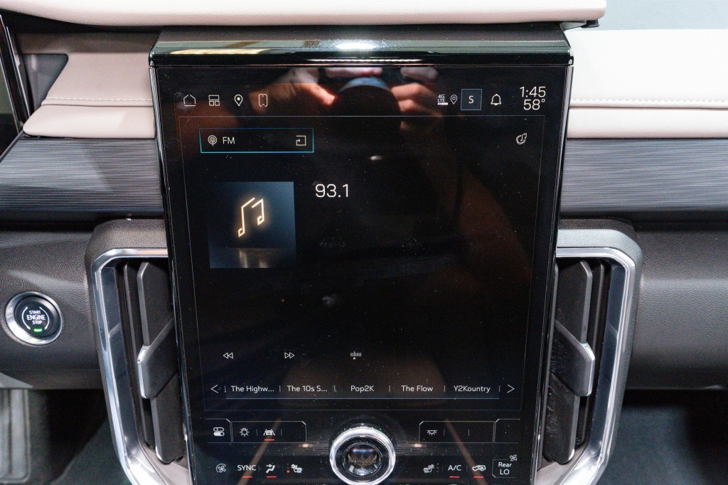 2024 GMC Acadia Image 19