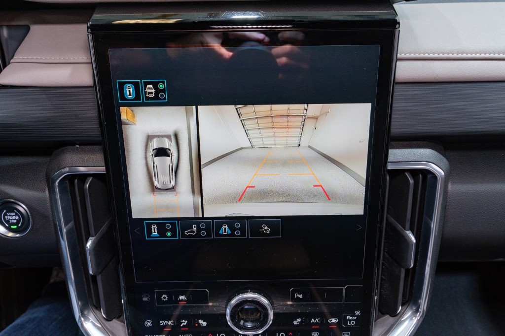 2024 GMC Acadia Image 21